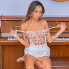 Camila Luna in 'Pretty Pianist'