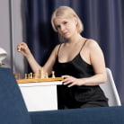 Elis Benson in 'Your Move'