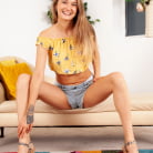 Gracie in 'How Does It Taste'