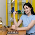 Lea Benolas in 'Artist'