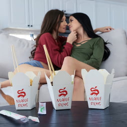 Our Thanksgiving Threesome - S47:E21