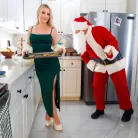 Bunny Madison in 'Stepmom Is Wet For Santa - S22:E10'