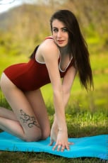 Courtney Martin - Outdoor Yoga | Picture (5)