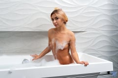 Di - Bubble Bath | Picture (3)