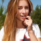 Elison in 'Wet Fingers'