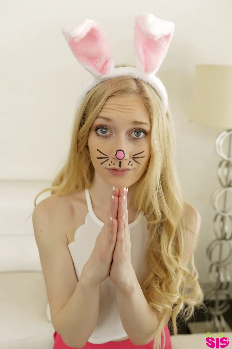 Emma Starletto - Good Little Bunny - S9:E5 | Picture (3)