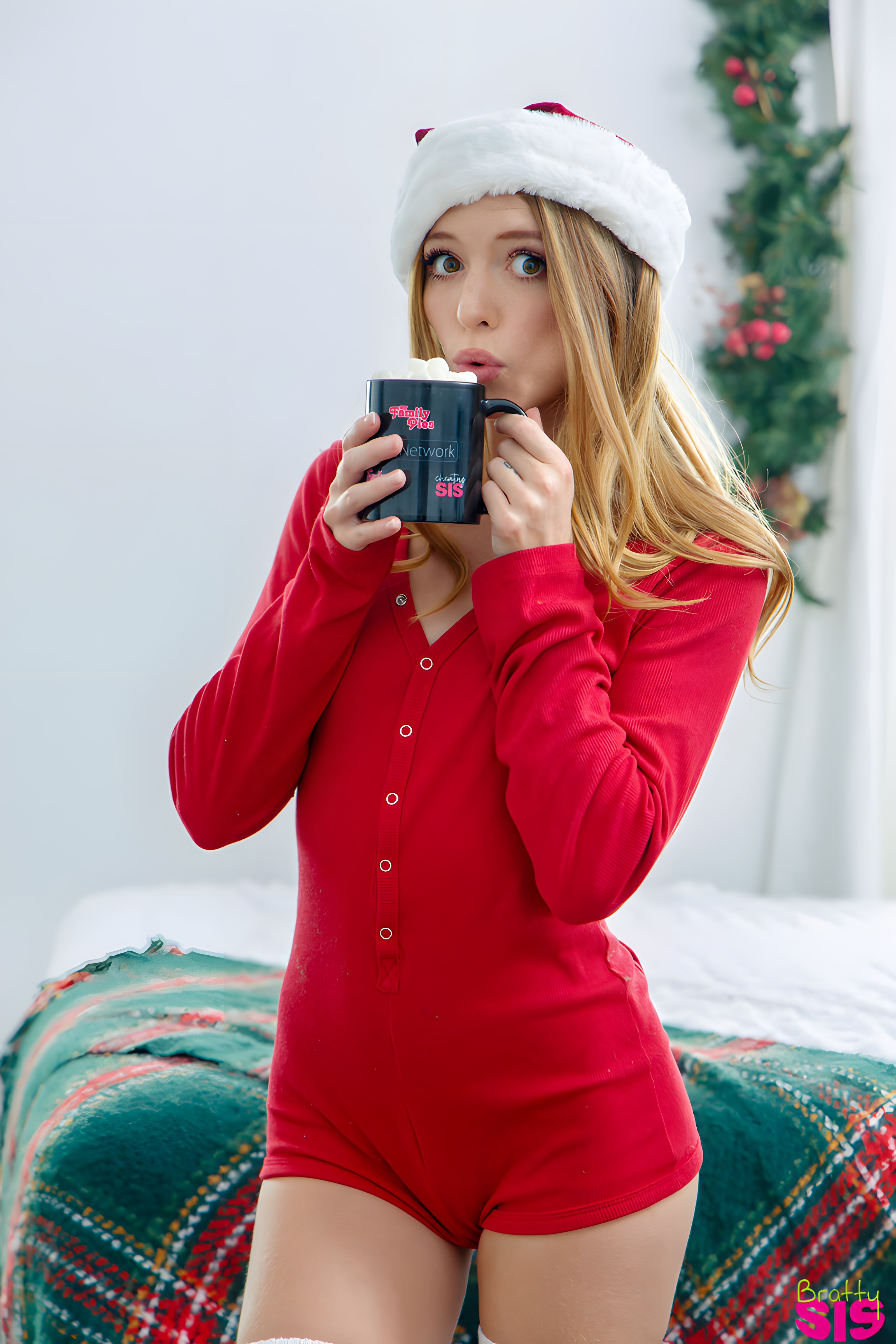 Getting Into Stepsisters Christmas Spirit - S39:E3