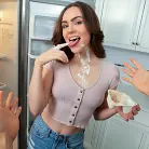 Freya Parker in 'Sticky Stepsister - S18:E1'