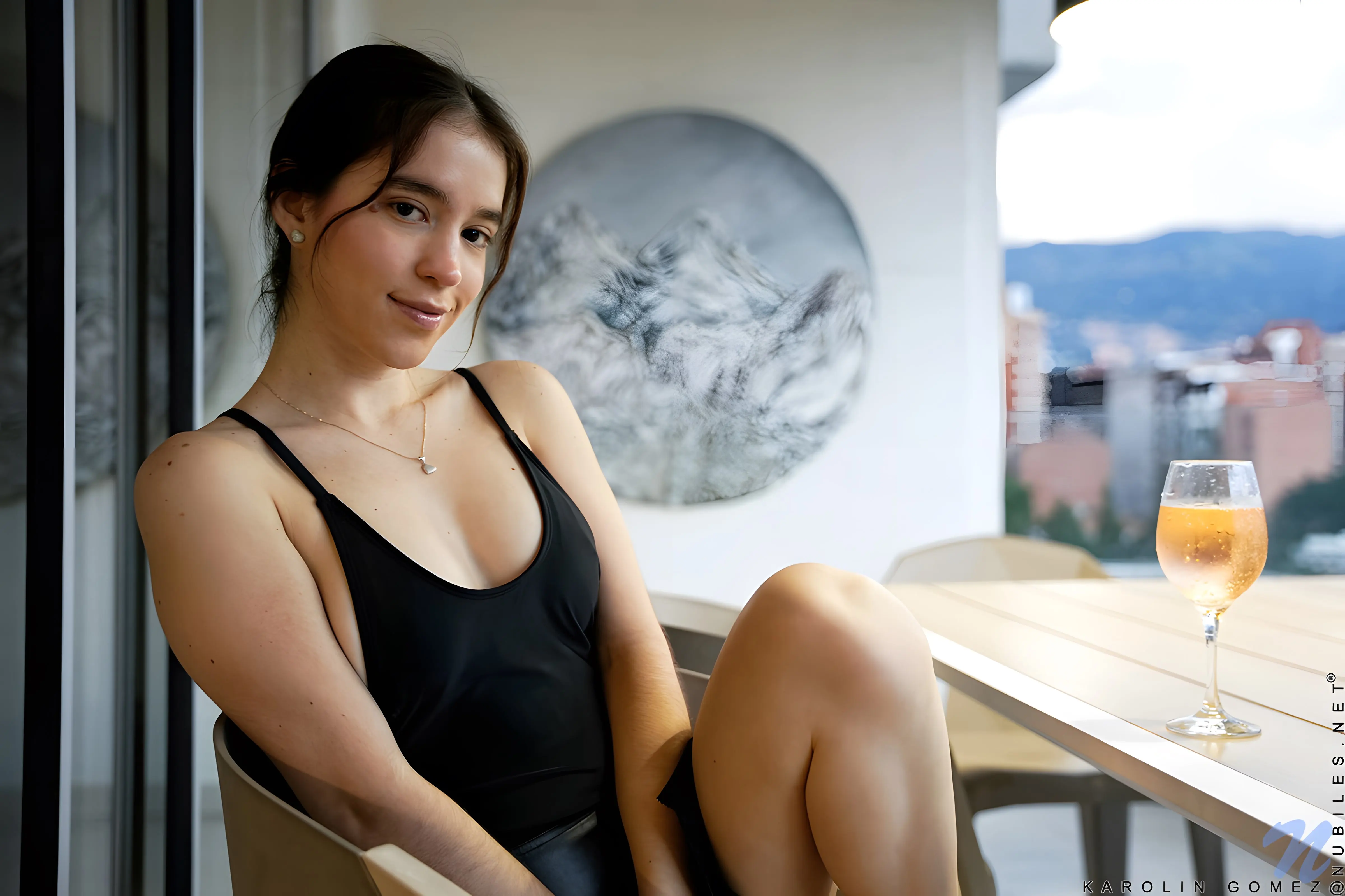 Karolin Gomez - Postura segura | Picture (1)