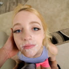 Kate Bloom in 'Lets Play House - S9:E9'