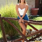 Kinuski in 'Outdoor Orgasm'