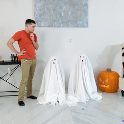 Two Ghosts And One Stepbro - S27:E6
