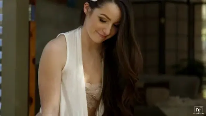 Lola Foxx in Lovestruck