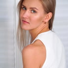 Lona in 'Model Beauty'