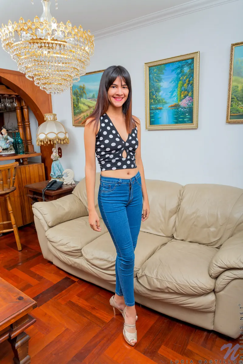 Lucia Castillo - Su primer video | Picture (1)