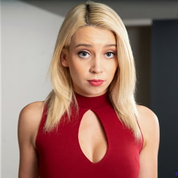 Stepsisters Walk Of Shame - S19:E10