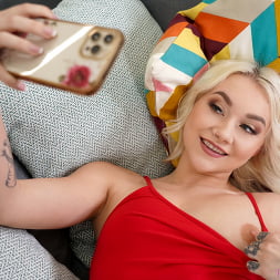 Sexy Snaps - S22:E3