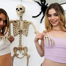 This Halloween My Stepsis Jumped My Bones - S24:E10
