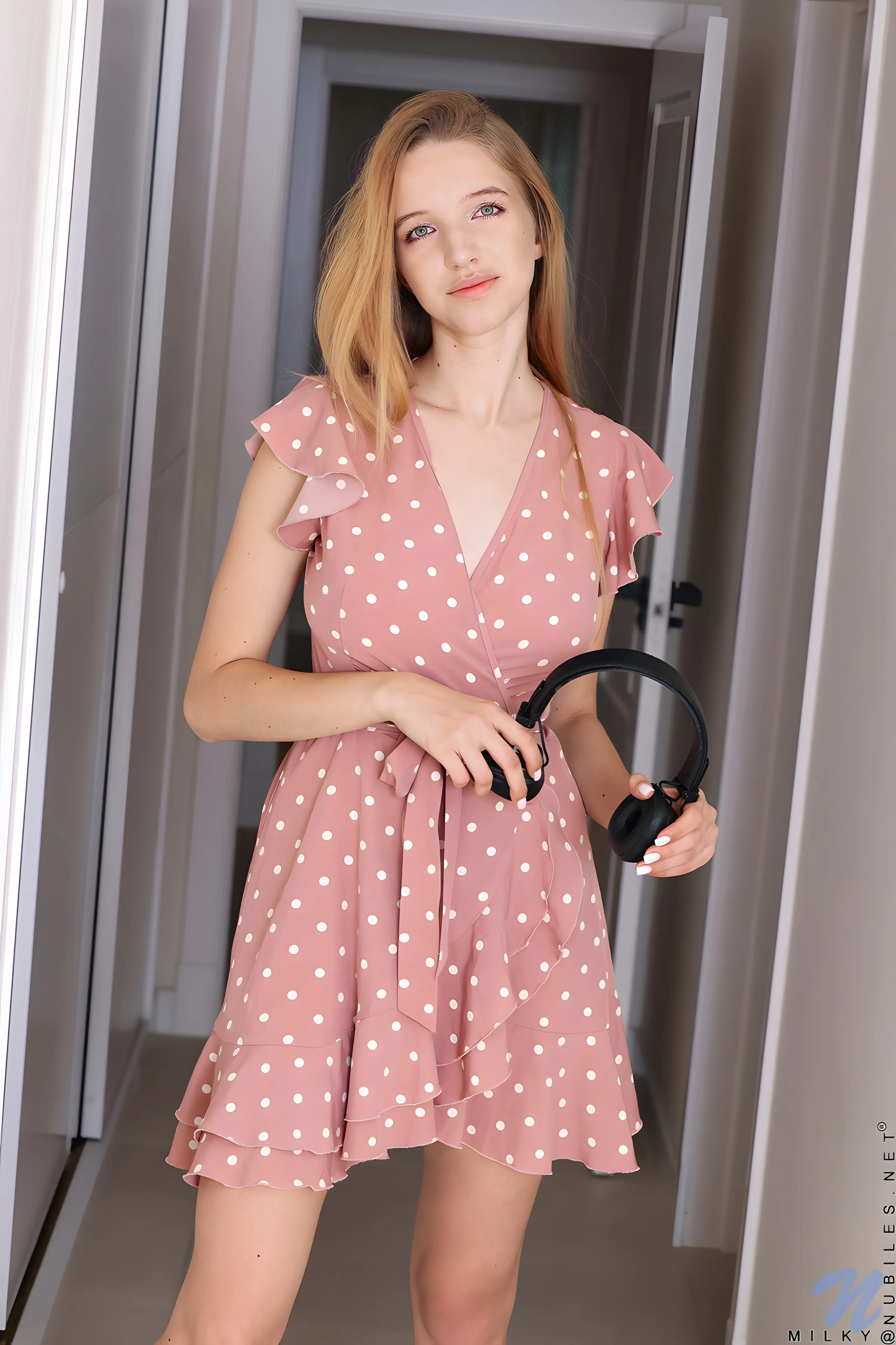 Milky - Playful Dress | Picture (1)