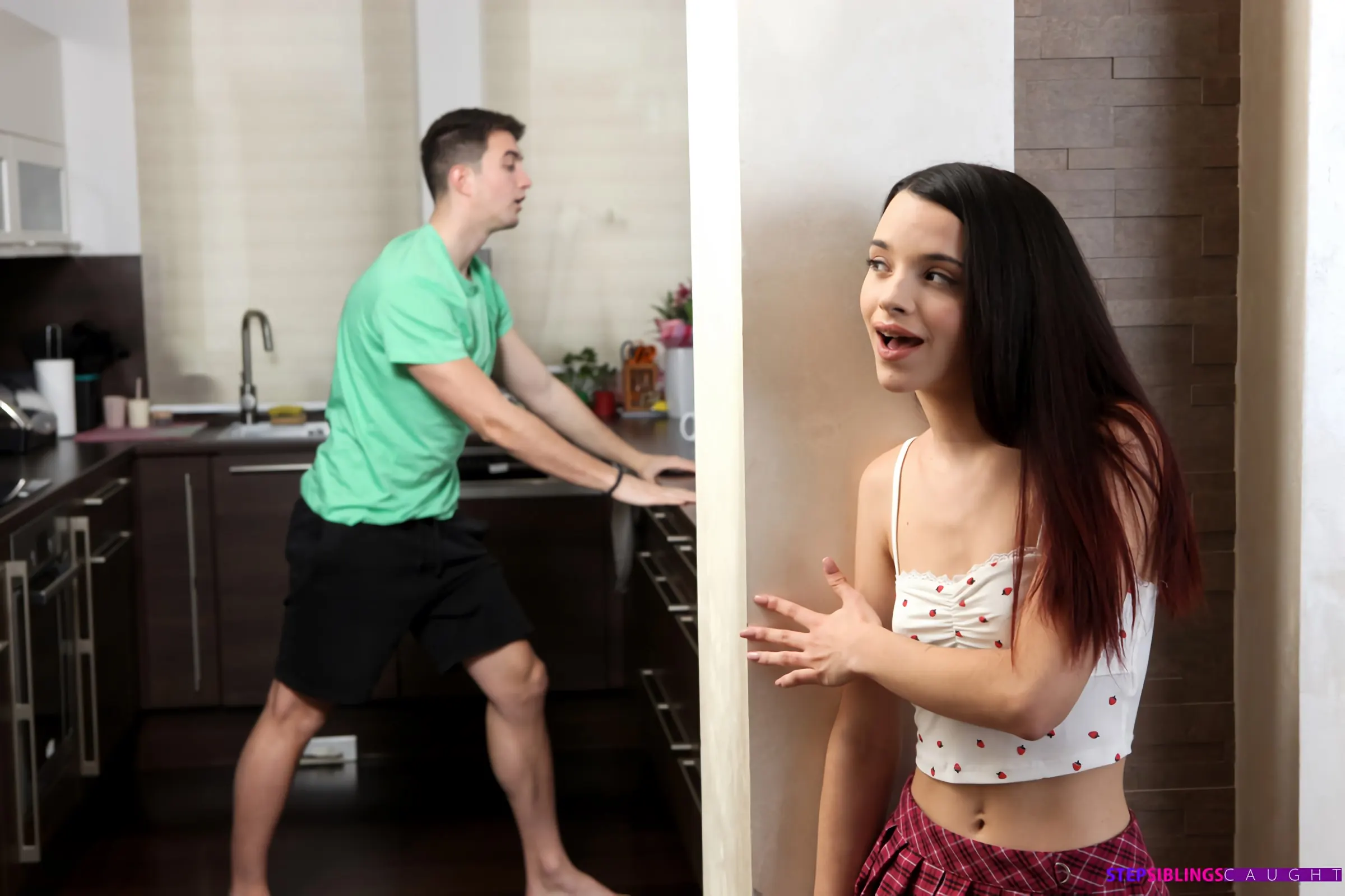Ohana Petite - Tú viste la mía, así que muéstrame la tuya - s23:e8 | Picture (6)