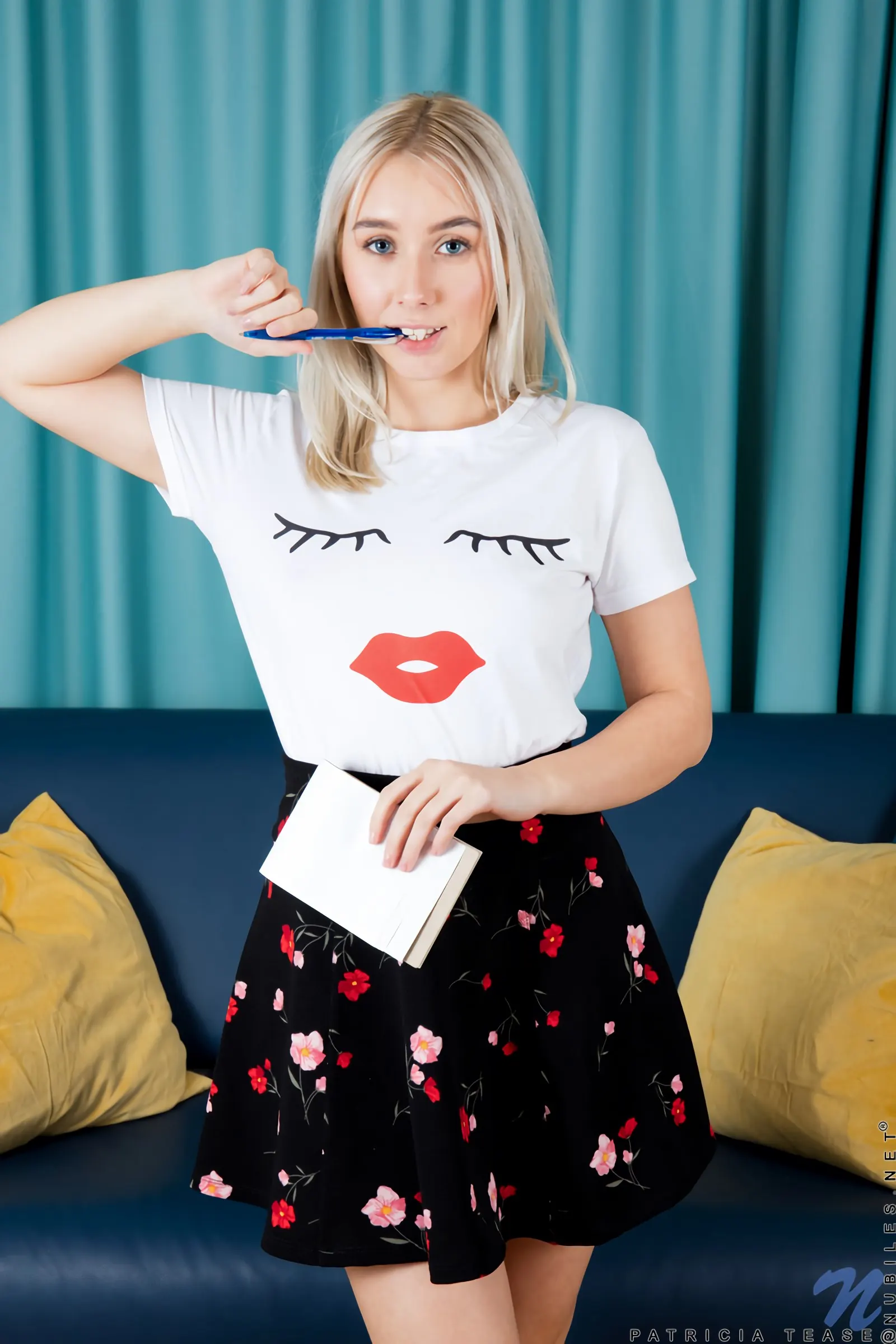 Patricia Tease - Playing With Patricia | Picture (2)