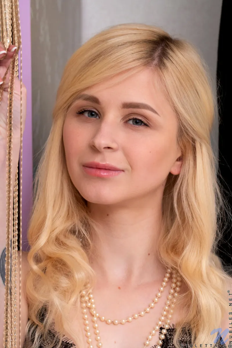 Violetta V - Belleza rubia | Picture (2)